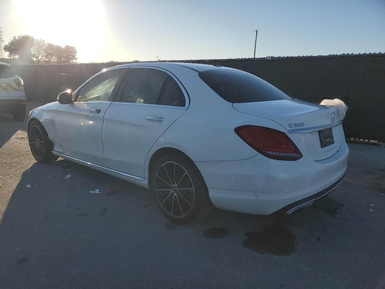 Фото: W1KWF8DB9LR582060