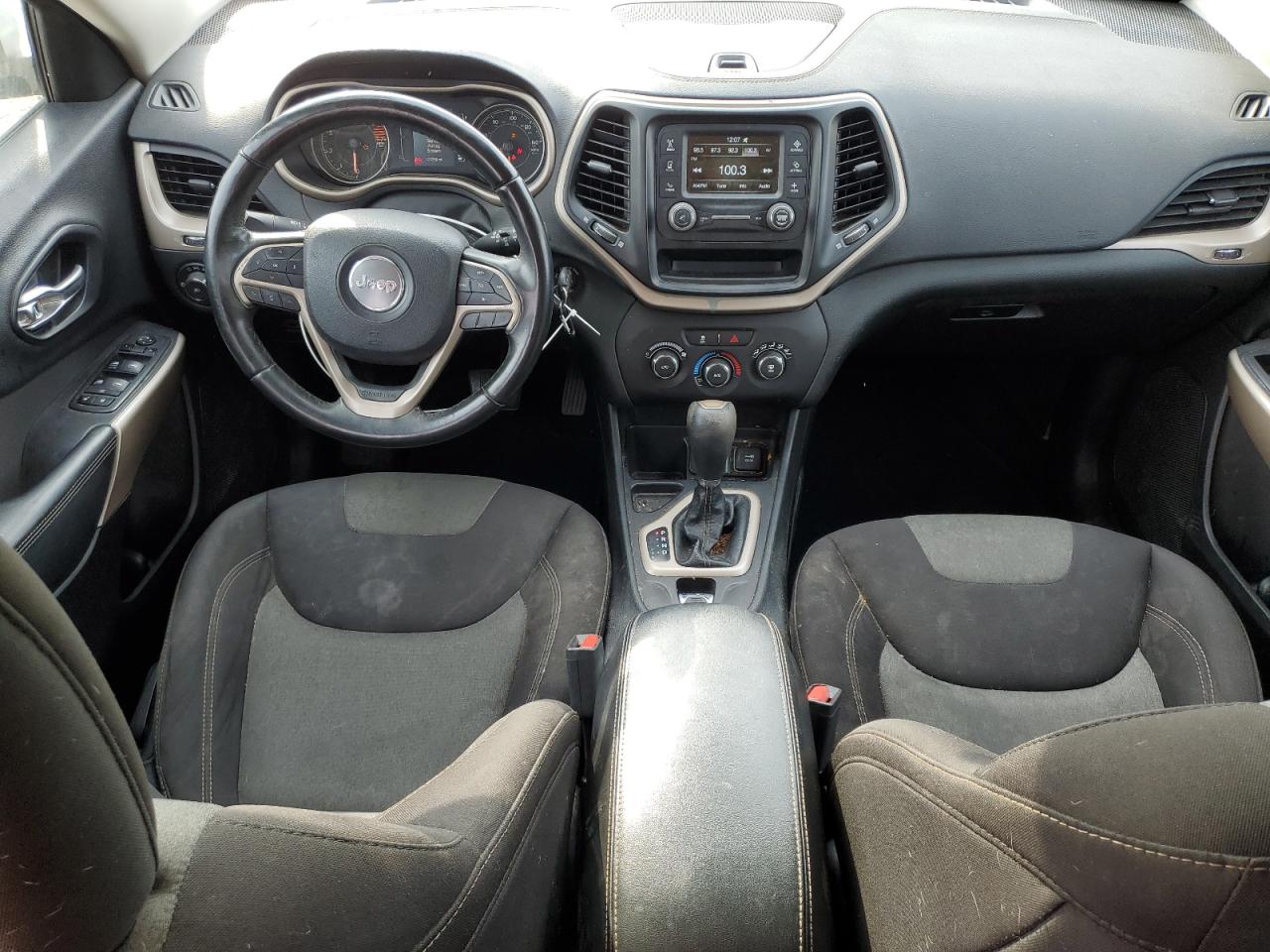 2018 Jeep Cherokee Latitude VIN: 1C4PJLCB0JD557219 Lot: 93528495