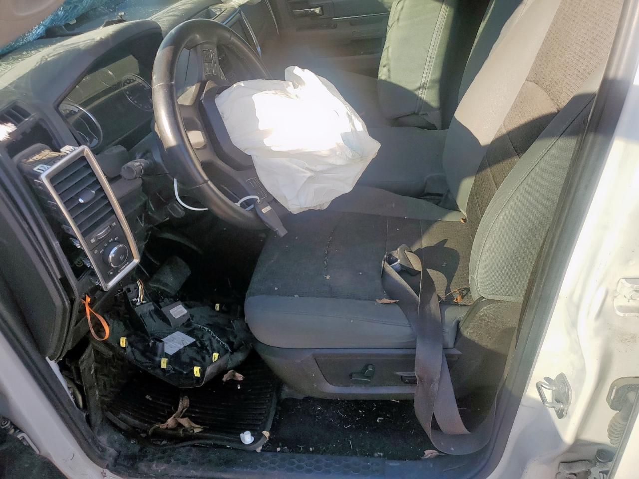 2018 Ram 1500 Slt VIN: 1C6RR7TT4JS135894 Lot: 92050925