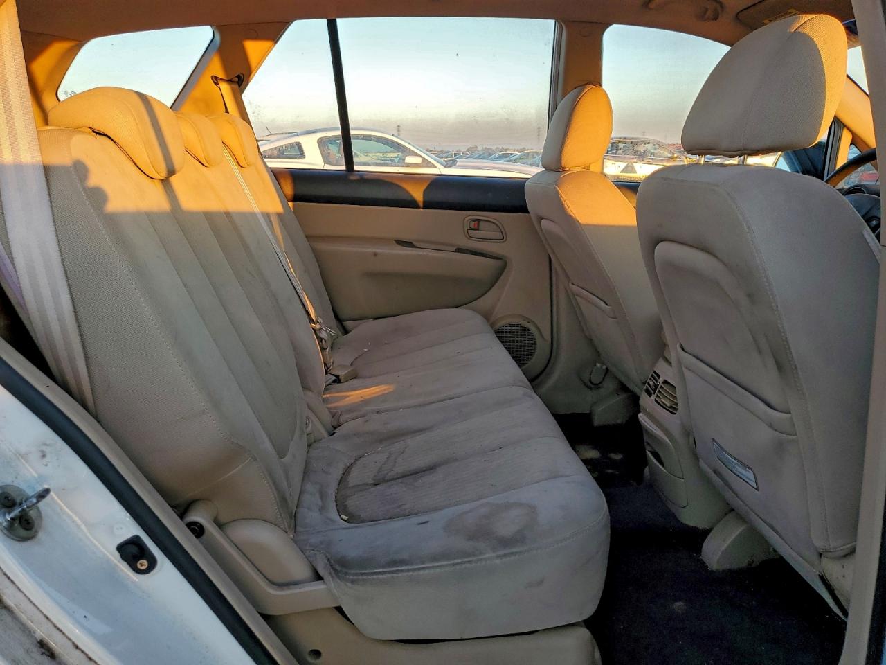 2007 Kia Rondo Lx VIN: KNAFG526477114070 Lot: 93333175