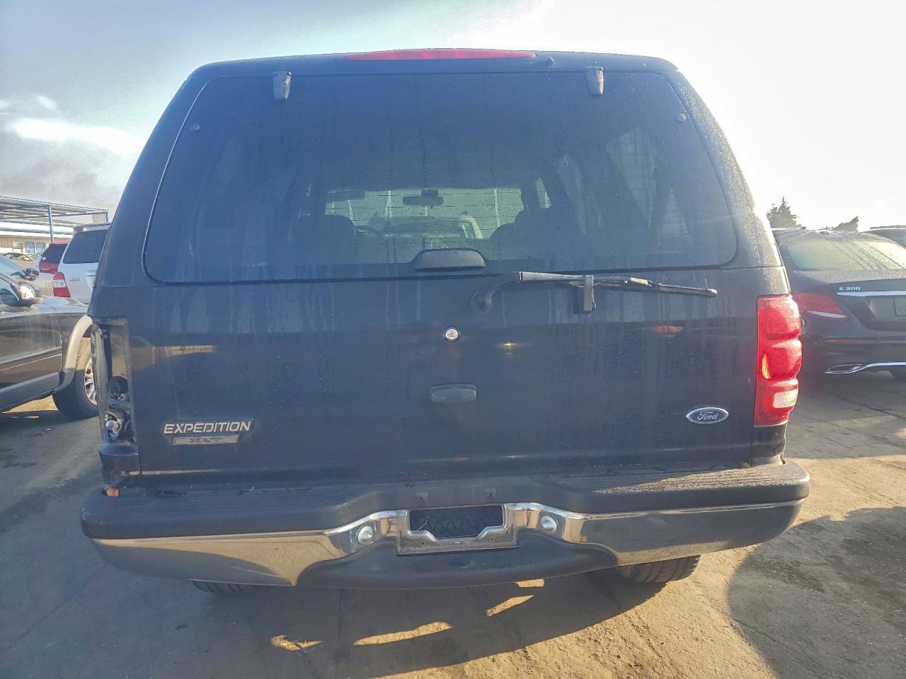 1998 Ford Expedition VIN: 1FMRU18W7WLB21900 Lot: 94532795