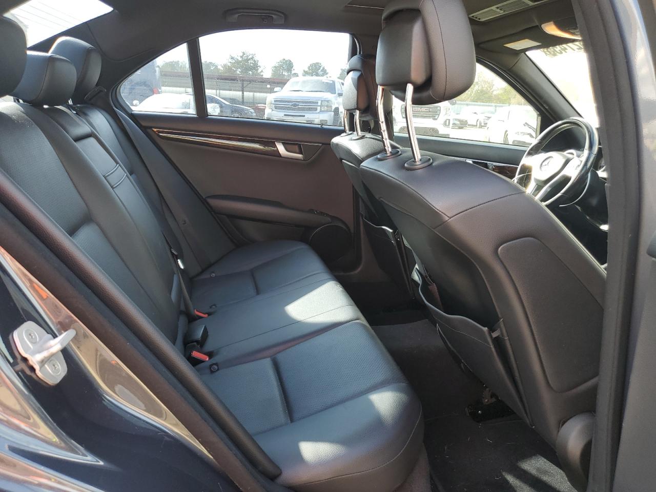 2014 Mercedes-Benz C 250 VIN: WDDGF4HB3EA945834 Lot: 93327455