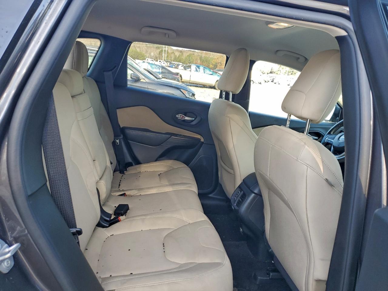 2015 Jeep Cherokee Latitude VIN: 1C4PJLCS3FW532410 Lot: 94582125