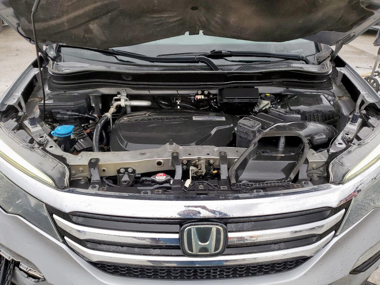 2016 Honda Pilot Touring VIN: 5FNYF6H90GB075395 Lot: 93871165