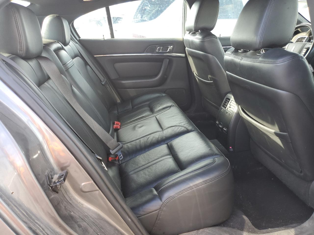 2011 Lincoln Mks VIN: 1LNHL9DR9BG607768 Lot: 92165705