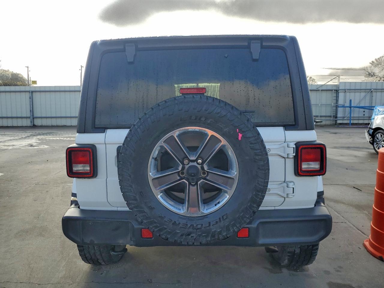 2020 Jeep Wrangler Unlimited Sahara VIN: 1C4HJXEN9LW325213 Lot: 93966185