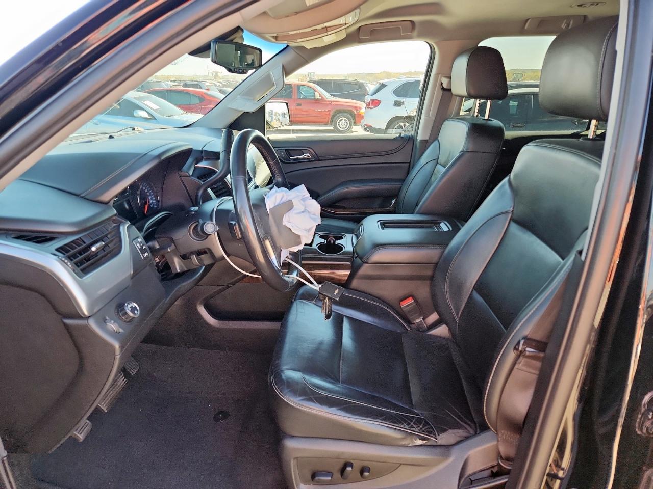 2019 Chevrolet Suburban C1500 Lt VIN: 1GNSCHKC5KR400101 Lot: 92127665