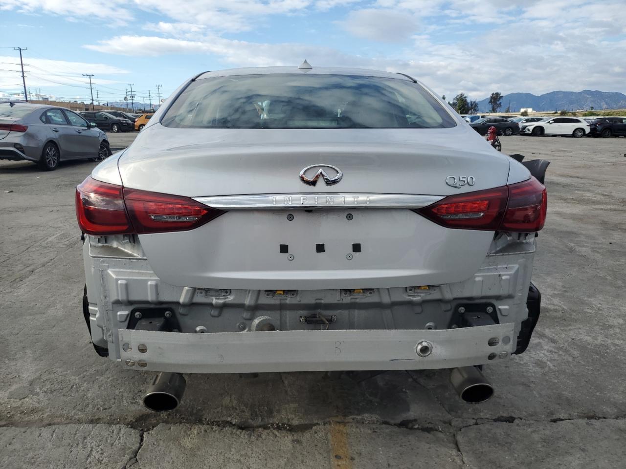 2018 Infiniti Q50 Luxe VIN: JN1EV7AP8JM590537 Lot: 93855895