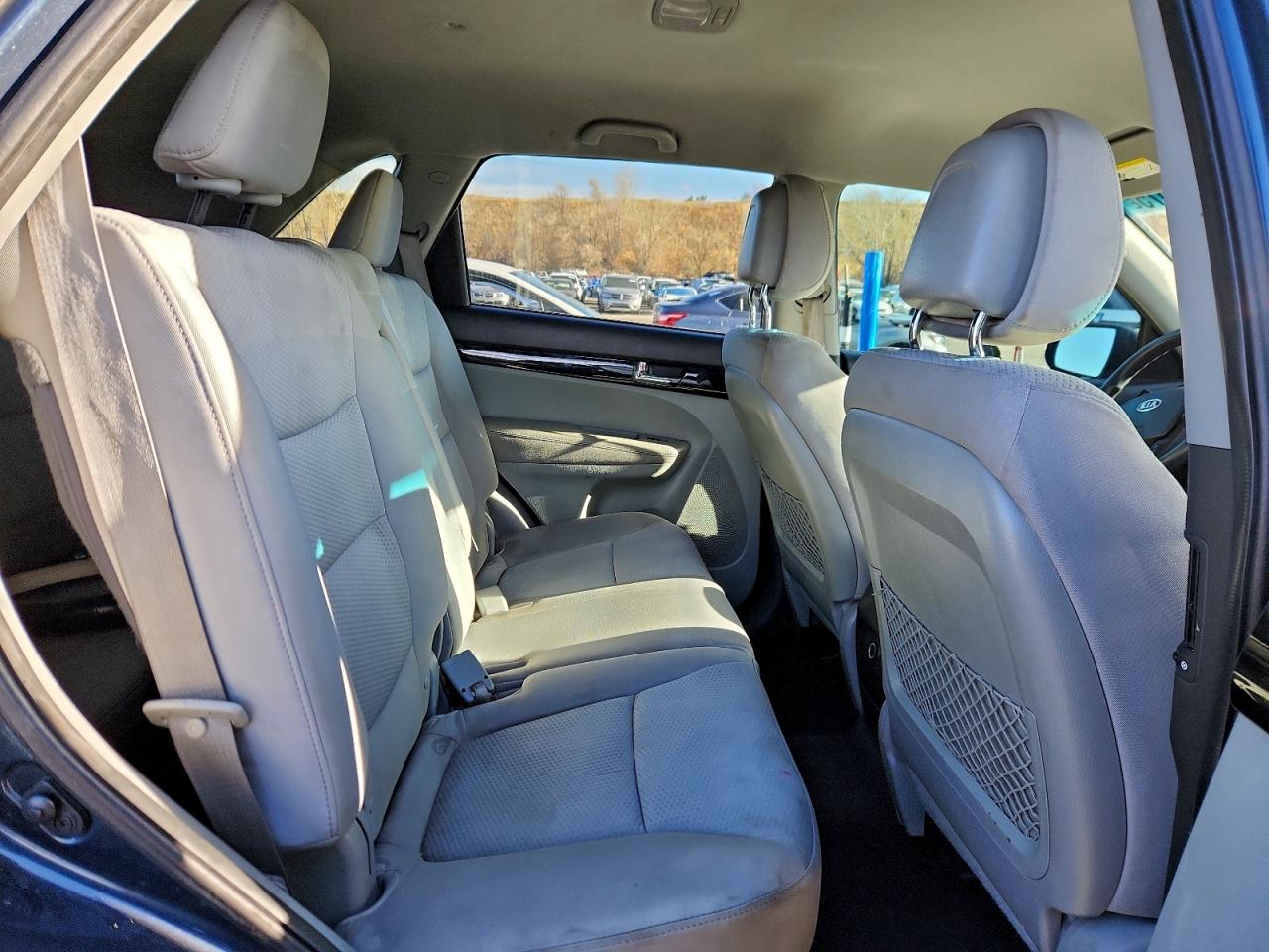 2011 Kia Sorento Base VIN: 5XYKTDA28BG086470 Lot: 94455575