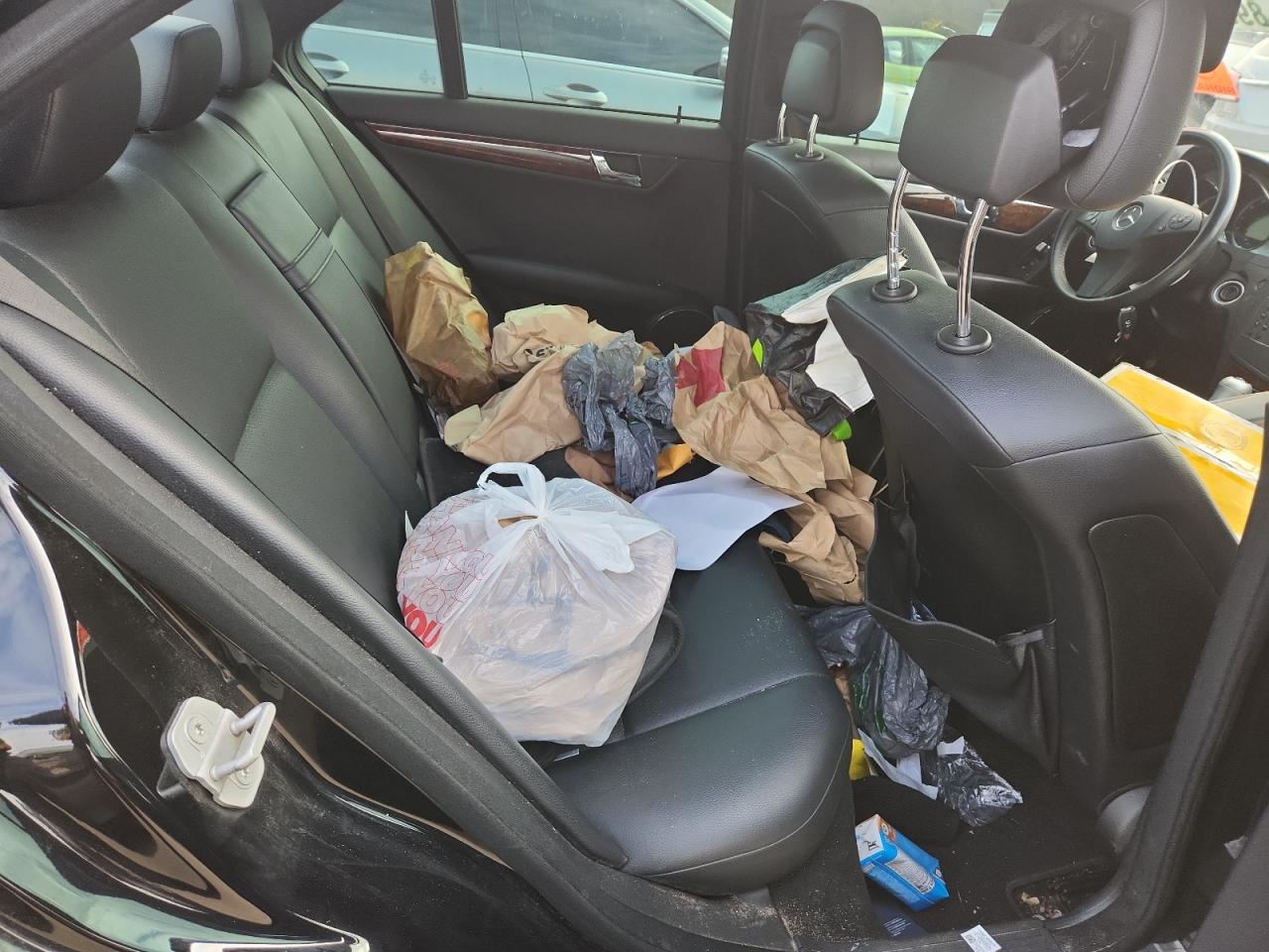 2010 Mercedes-Benz C 300 VIN: WDDGF5EB5AR102112 Lot: 89514245