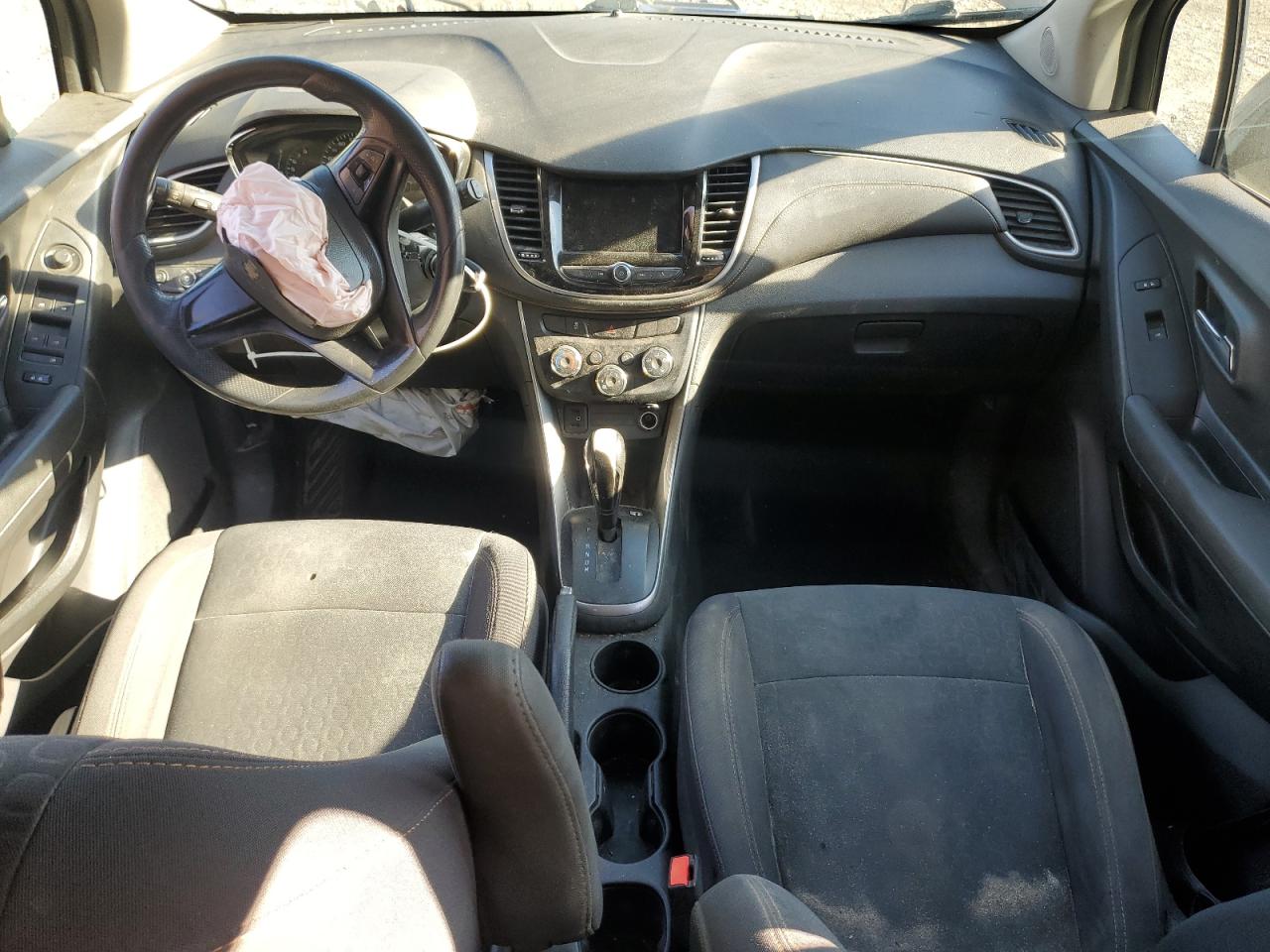 2019 Chevrolet Trax Ls VIN: 3GNCJNSB1KL117802 Lot: 93255795