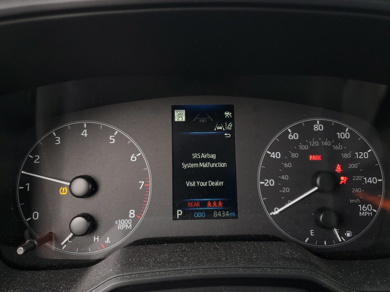 2024 Toyota Corolla Cross Le VIN: 7MUCAAAG2RV098606 Lot: 92421655