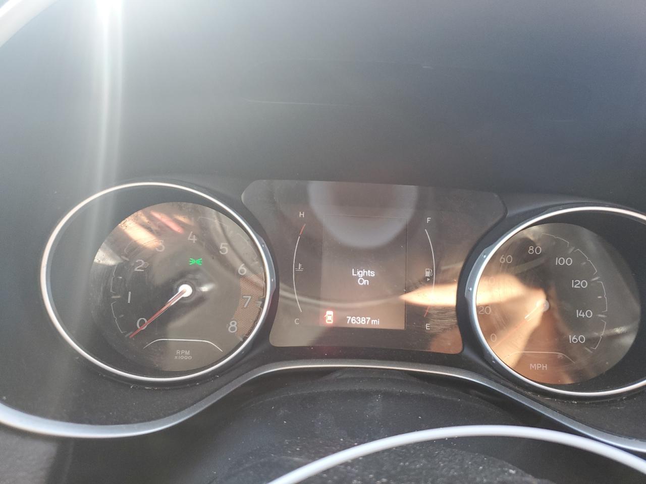 2018 Jeep Compass Latitude VIN: 3C4NJDBB4JT153140 Lot: 92148305