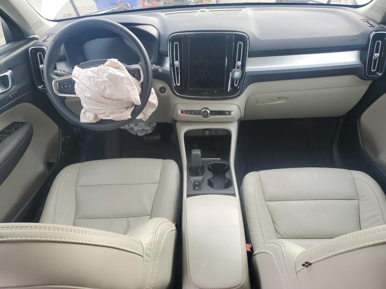 2022 Volvo Xc40 T4 Momentum VIN: YV4AC2HK6N2774954 Lot: 92695925