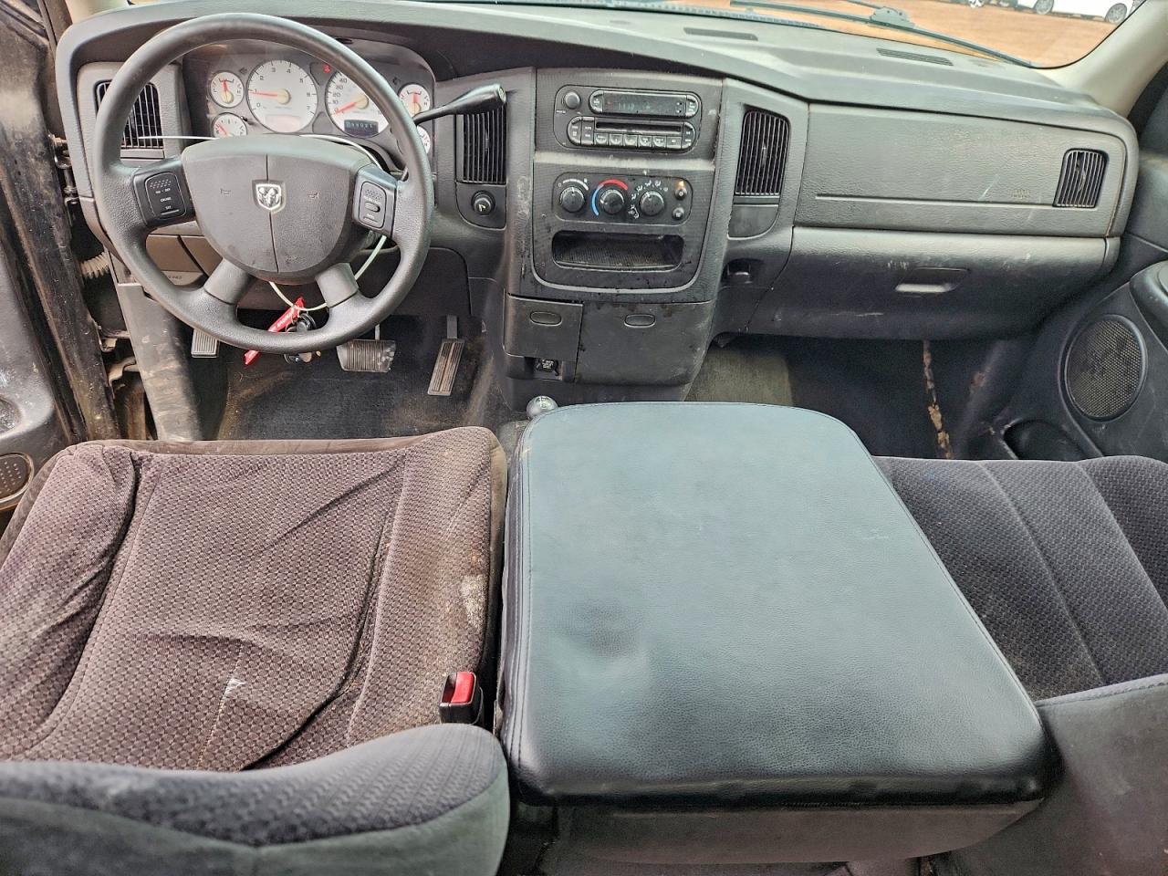 2005 Dodge Ram 1500 St VIN: 1D7HU18D45S211563 Lot: 92743705