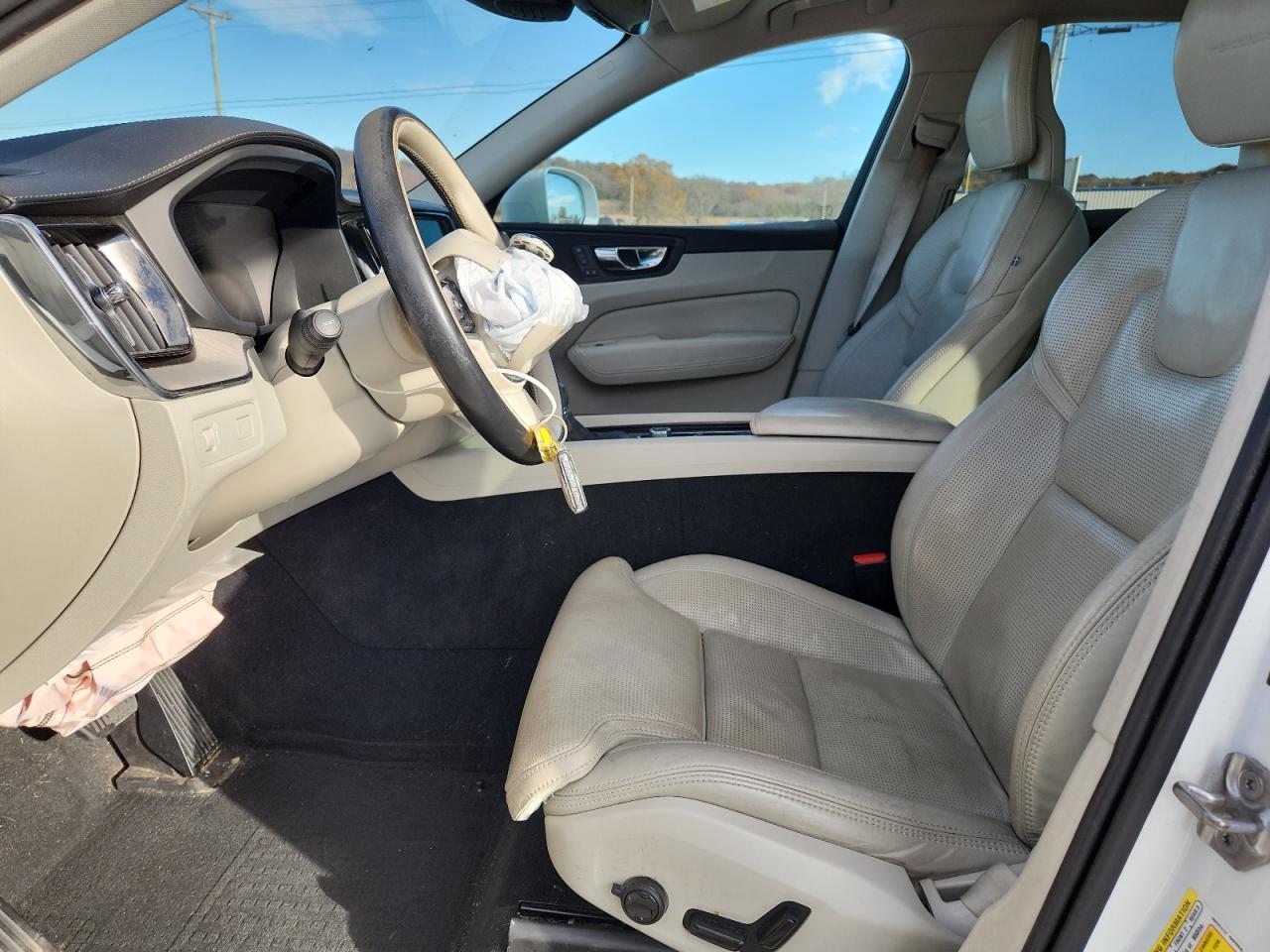 2018 Volvo Xc60 T5 Inscription VIN: YV4102RL1J1028461 Lot: 93299885