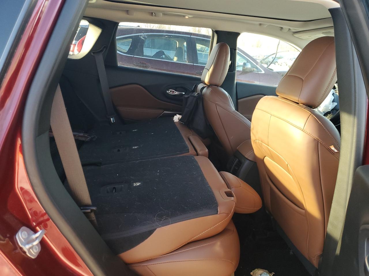 2019 Jeep Cherokee Overland VIN: 1C4PJMJX1KD249711 Lot: 92375215