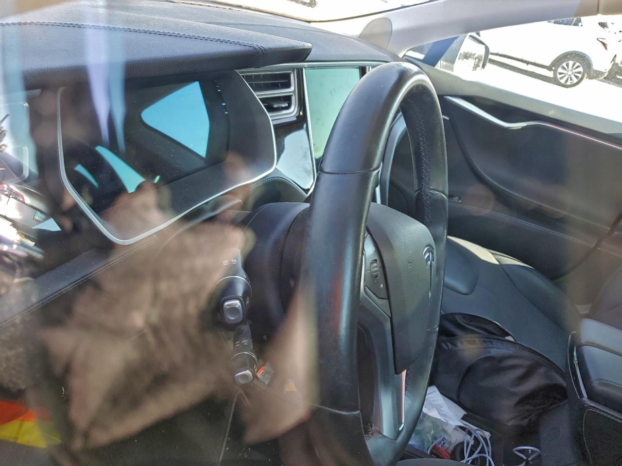 2015 Tesla Model S 60 VIN: 5YJSA1S19FFP78339 Lot: 93467555