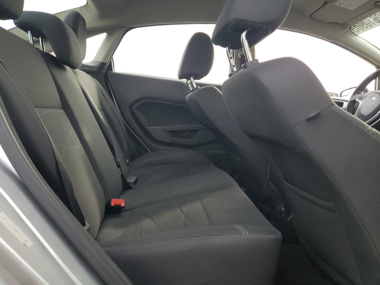 2015 Ford Fiesta Se VIN: 3FADP4BJ2FM204935 Lot: 92610905