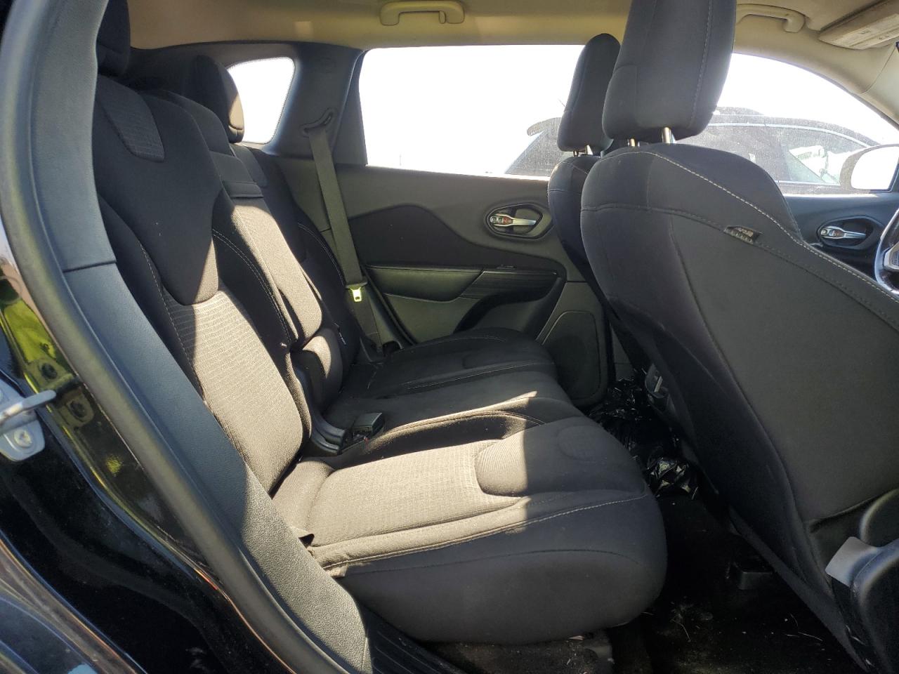 2016 Jeep Cherokee Latitude VIN: 1C4PJLCB8GW290912 Lot: 93078705