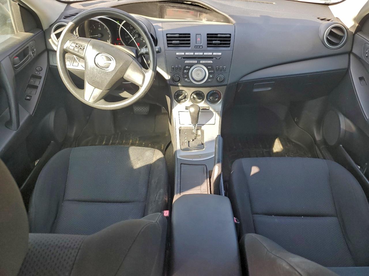 2011 Mazda 3 I VIN: JM1BL1UF8B1406139 Lot: 92914425