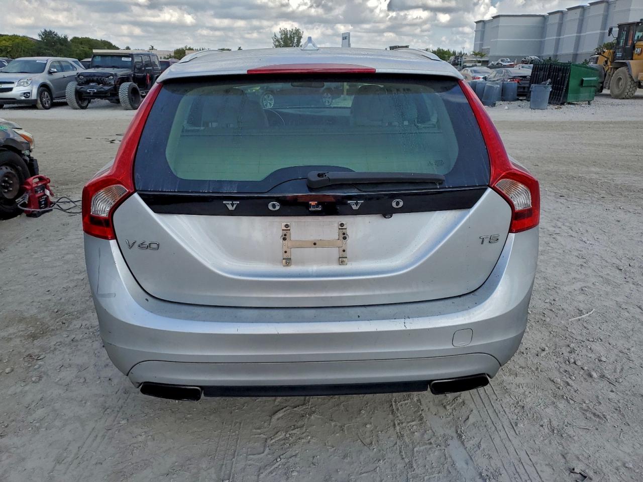 2015 Volvo V60 Platinum VIN: YV140MED8F1203316 Lot: 94263125