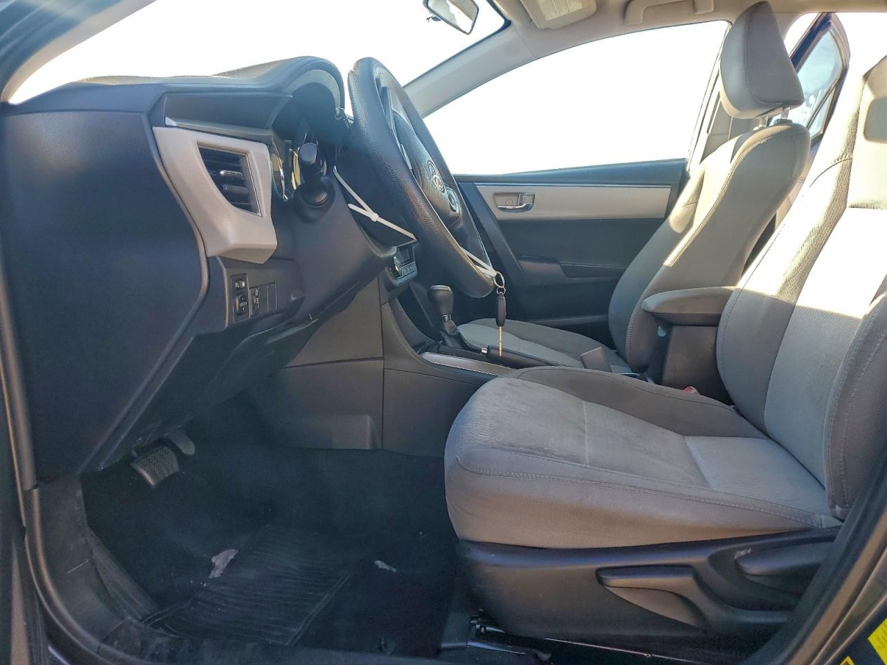 2016 Toyota Corolla L VIN: 5YFBURHE3GP489995 Lot: 93920555