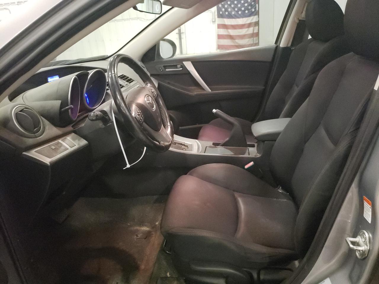 2011 Mazda 3 S VIN: JM1BL1K50B1498020 Lot: 92100675