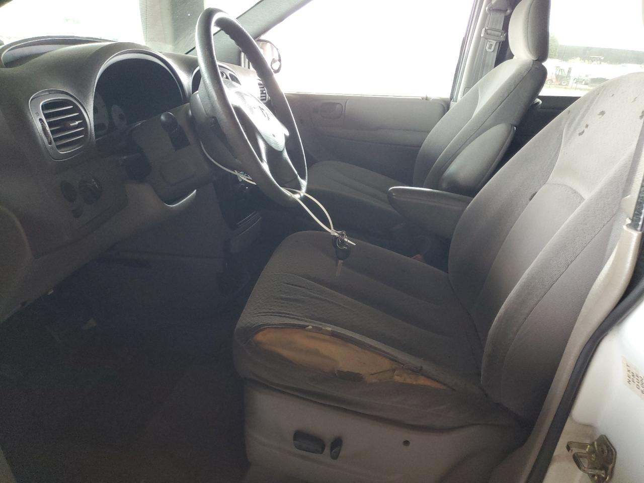 2002 Dodge Caravan Sport VIN: 1B4GP453X2B667828 Lot: 91377705