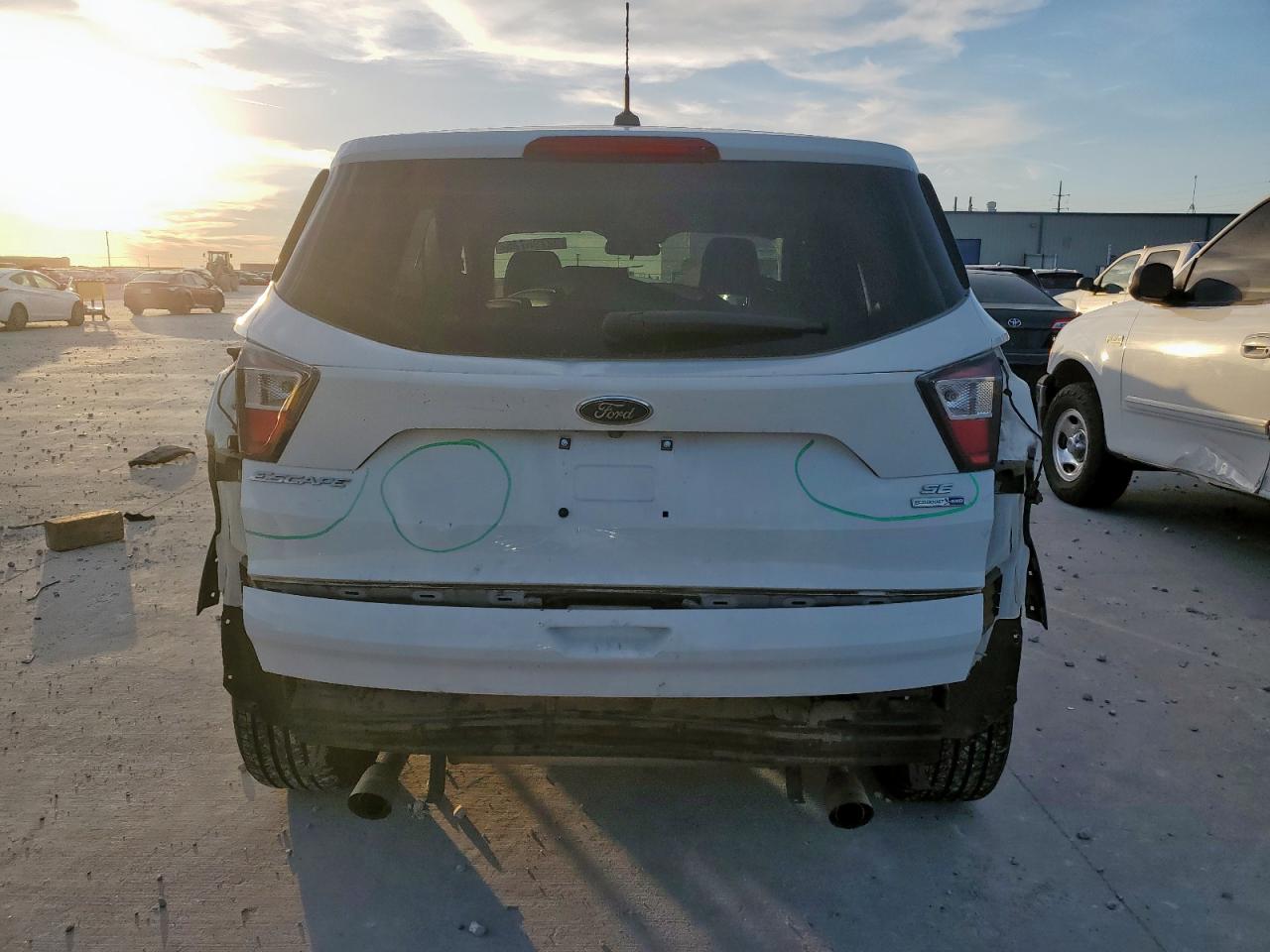 2017 Ford Escape Se VIN: 1FMCU9G90HUB04577 Lot: 92796725