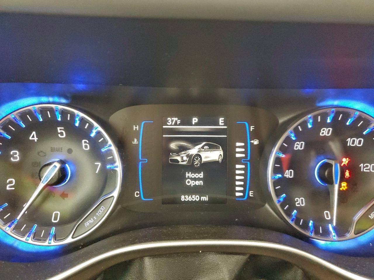 2018 Chrysler Pacifica Touring L VIN: 2C4RC1BG0JR261487 Lot: 93425645