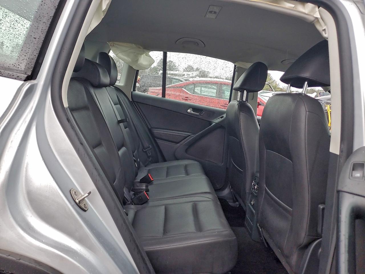 2016 Volkswagen Tiguan S VIN: WVGAV7AX1GW552457 Lot: 94400375