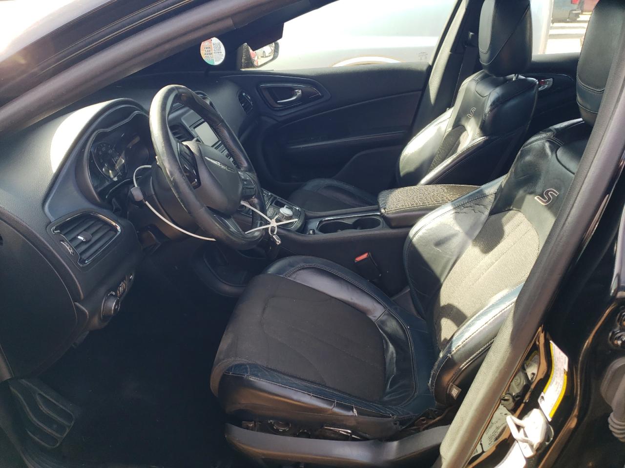 2015 Chrysler 200 S VIN: 1C3CCCBBXFN625445 Lot: 92568055