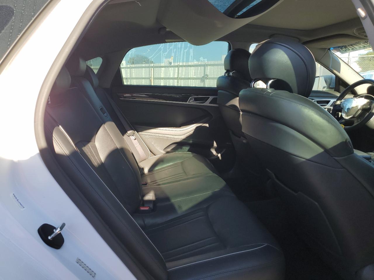 2016 Hyundai Genesis 3.8L VIN: KMHGN4JE6GU121406 Lot: 92221265