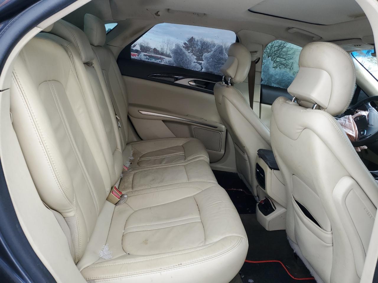 2014 Lincoln Mkz VIN: 3LN6L2J95ER835122 Lot: 92249175