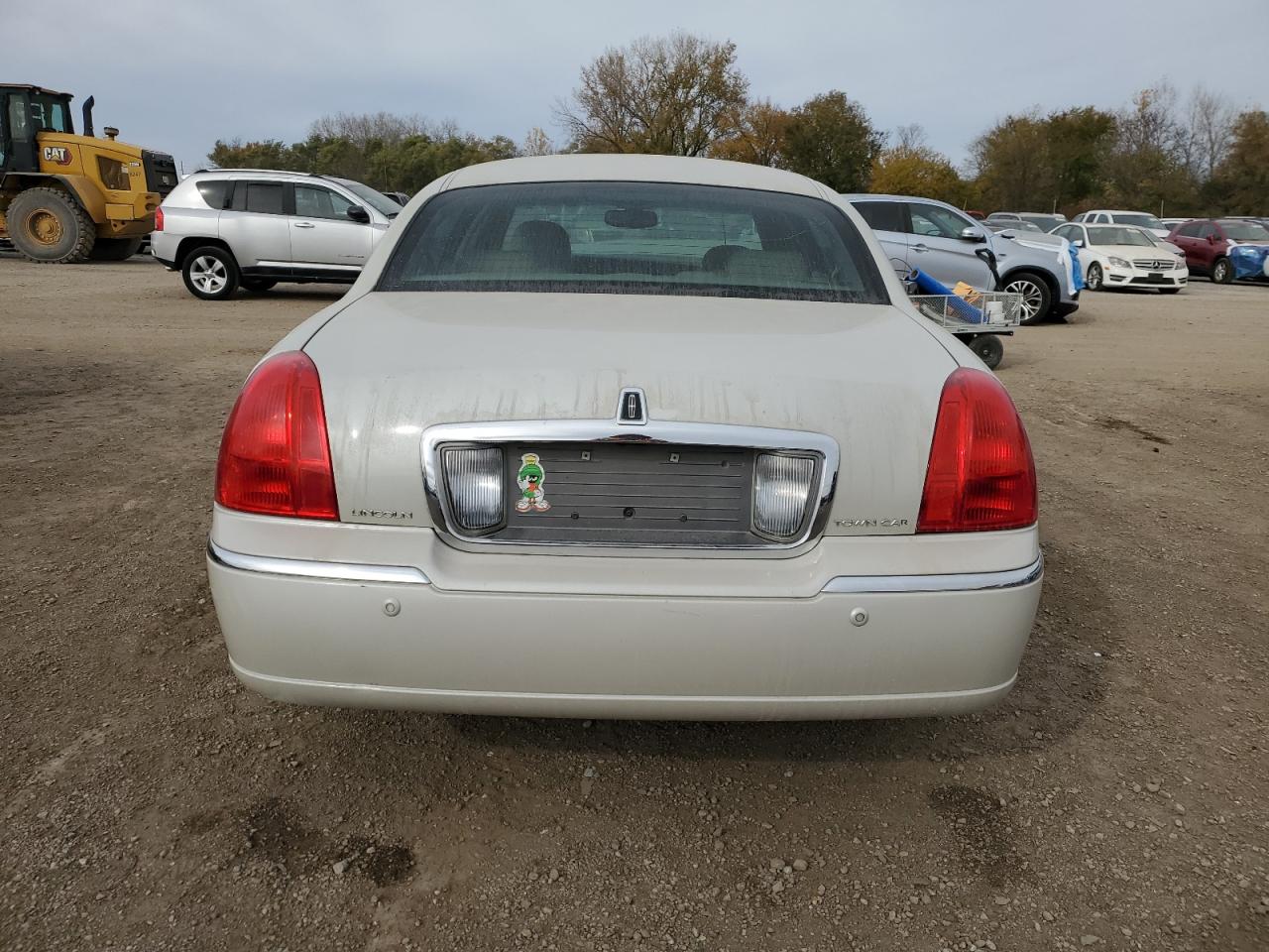 2005 Lincoln Town Car Signature Long Wheelbase VIN: 1LNHM85W05Y648297 Lot: 90908725