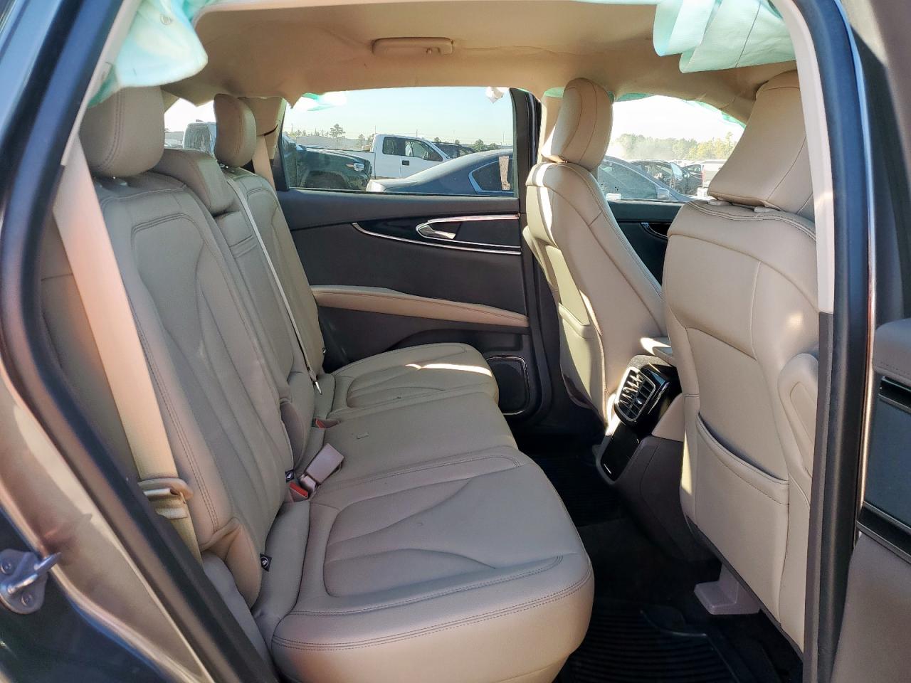 2023 Lincoln Nautilus VIN: 2LMPJ6J92PBL04323 Lot: 92313905