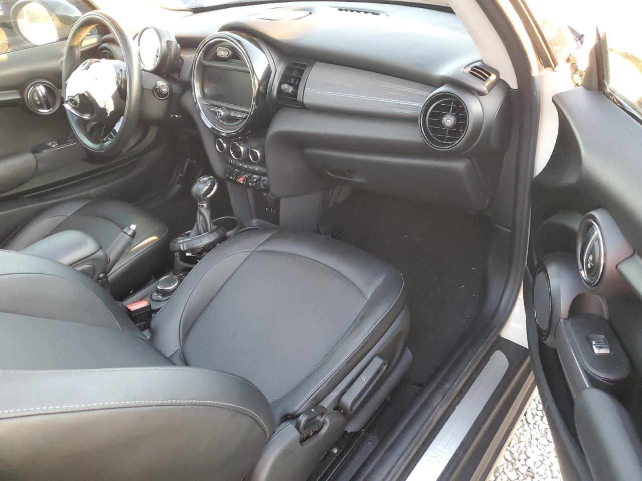 2015 Mini Cooper VIN: WMWXM5C52FT942868 Lot: 92210255