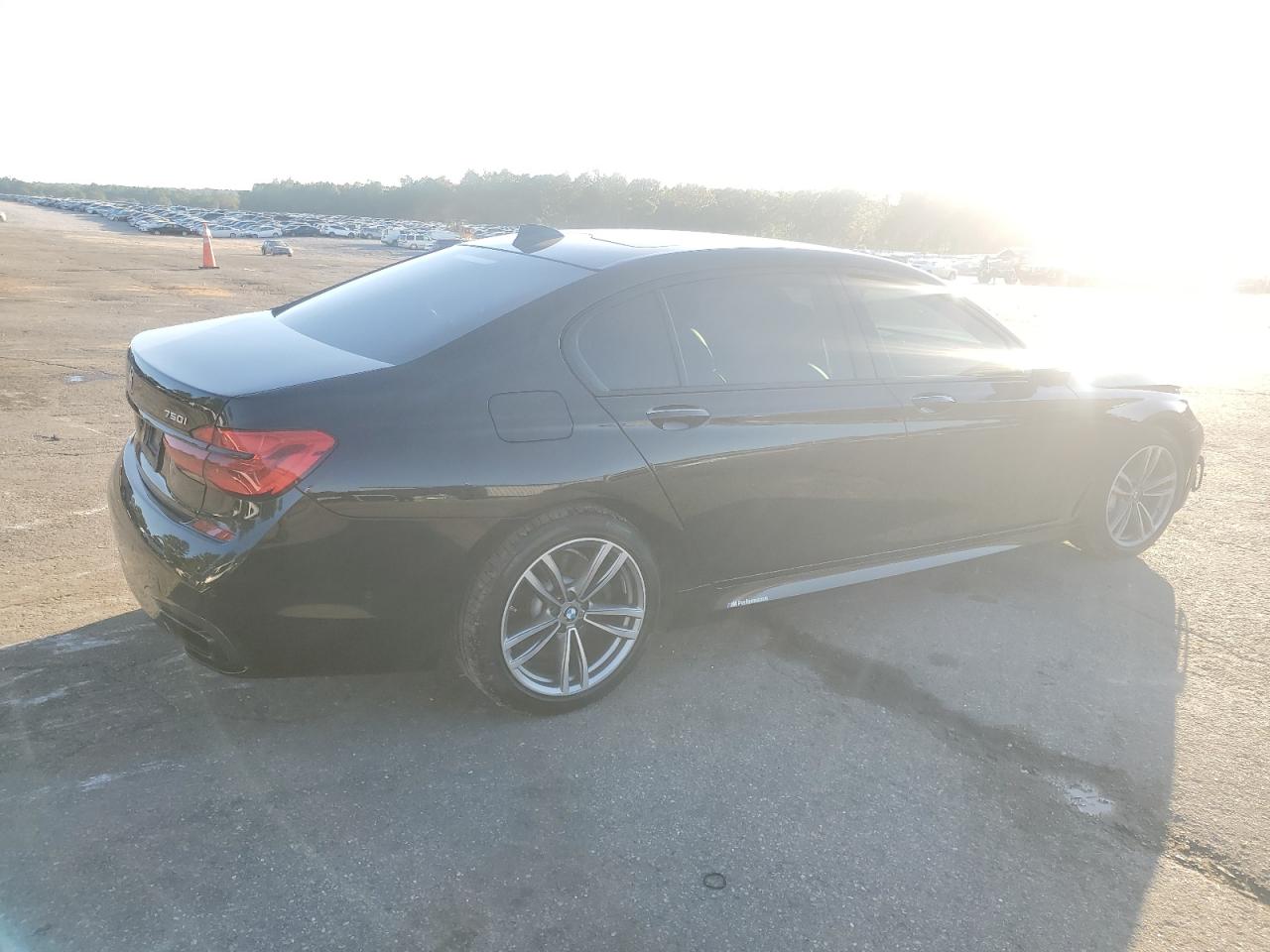 Фото: WBA7F2C56HG422385