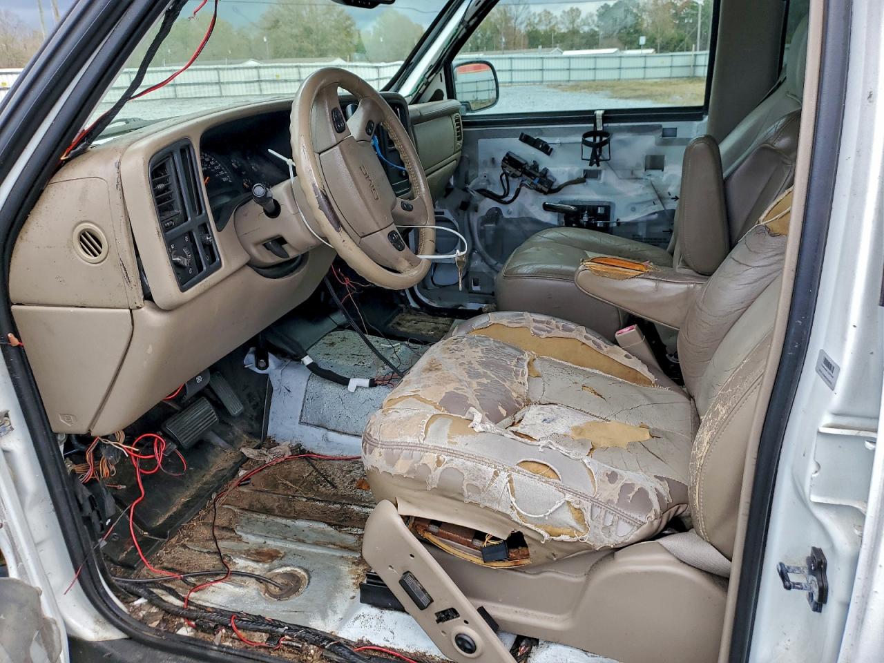 2003 GMC Yukon Denali VIN: 1GKEK63U33J326749 Lot: 93843165