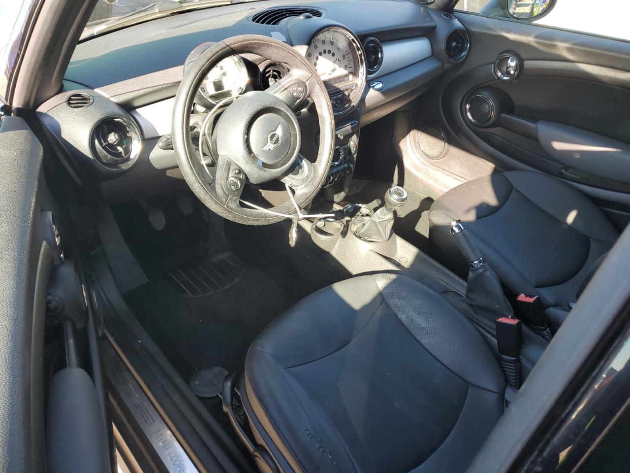 2012 Mini Cooper VIN: WMWSU3C59CT367615 Lot: 91910655