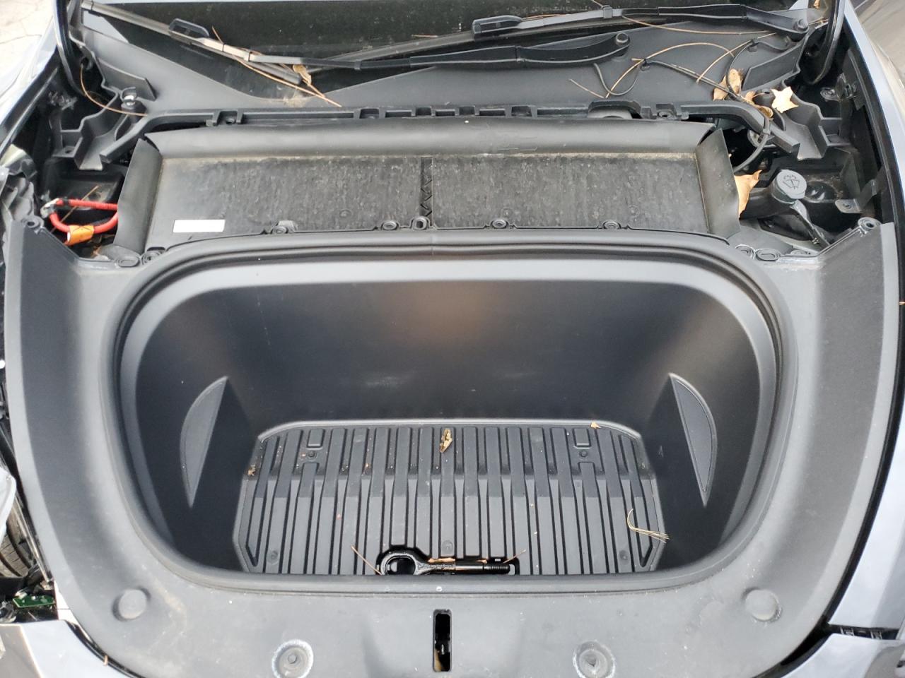 2025 Tesla Model Y VIN: 7SAYGDEFXSA352283 Lot: 92280315