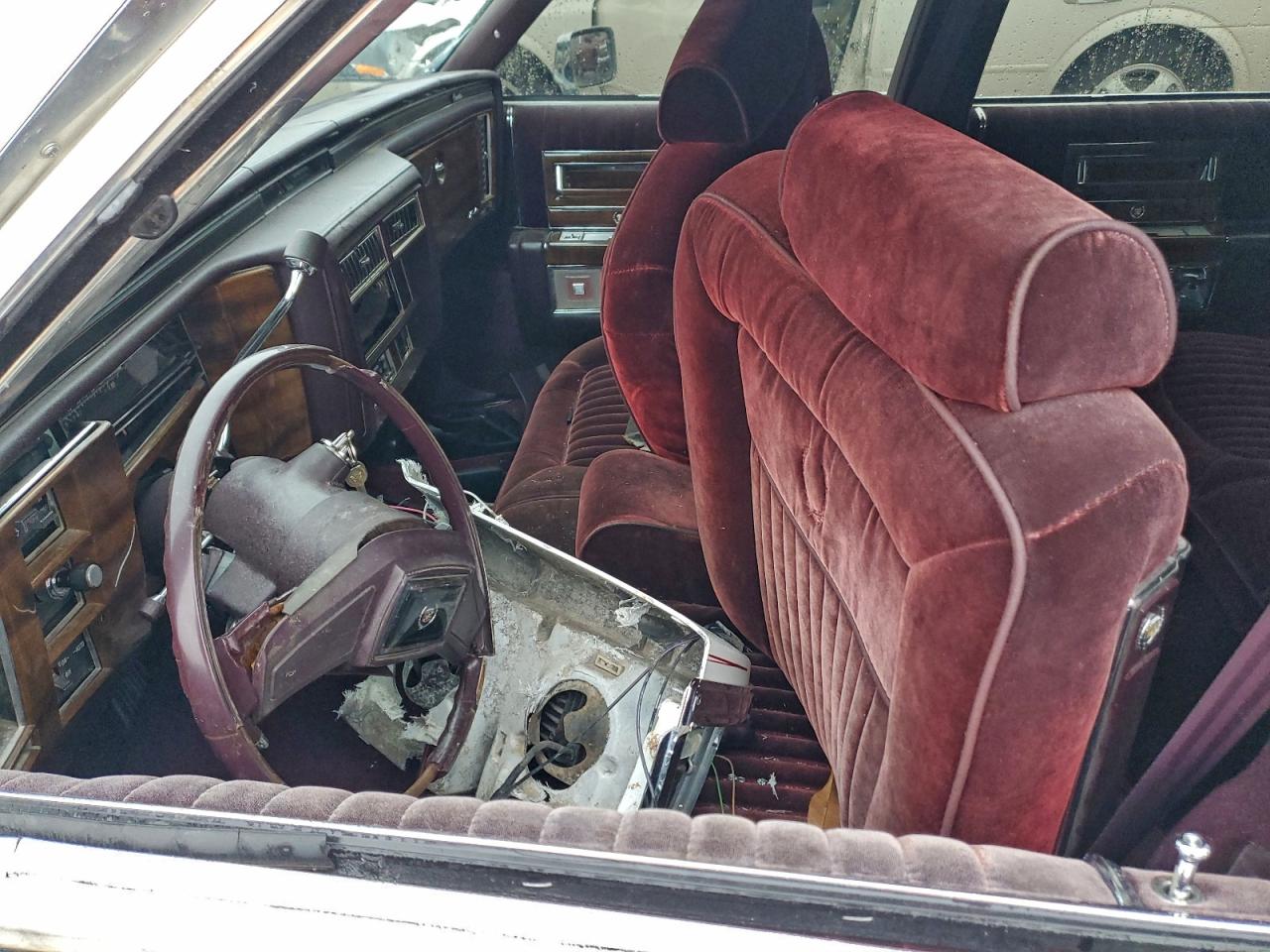 1989 Cadillac Brougham VIN: 1G6DW51Y7KR702271 Lot: 94234935