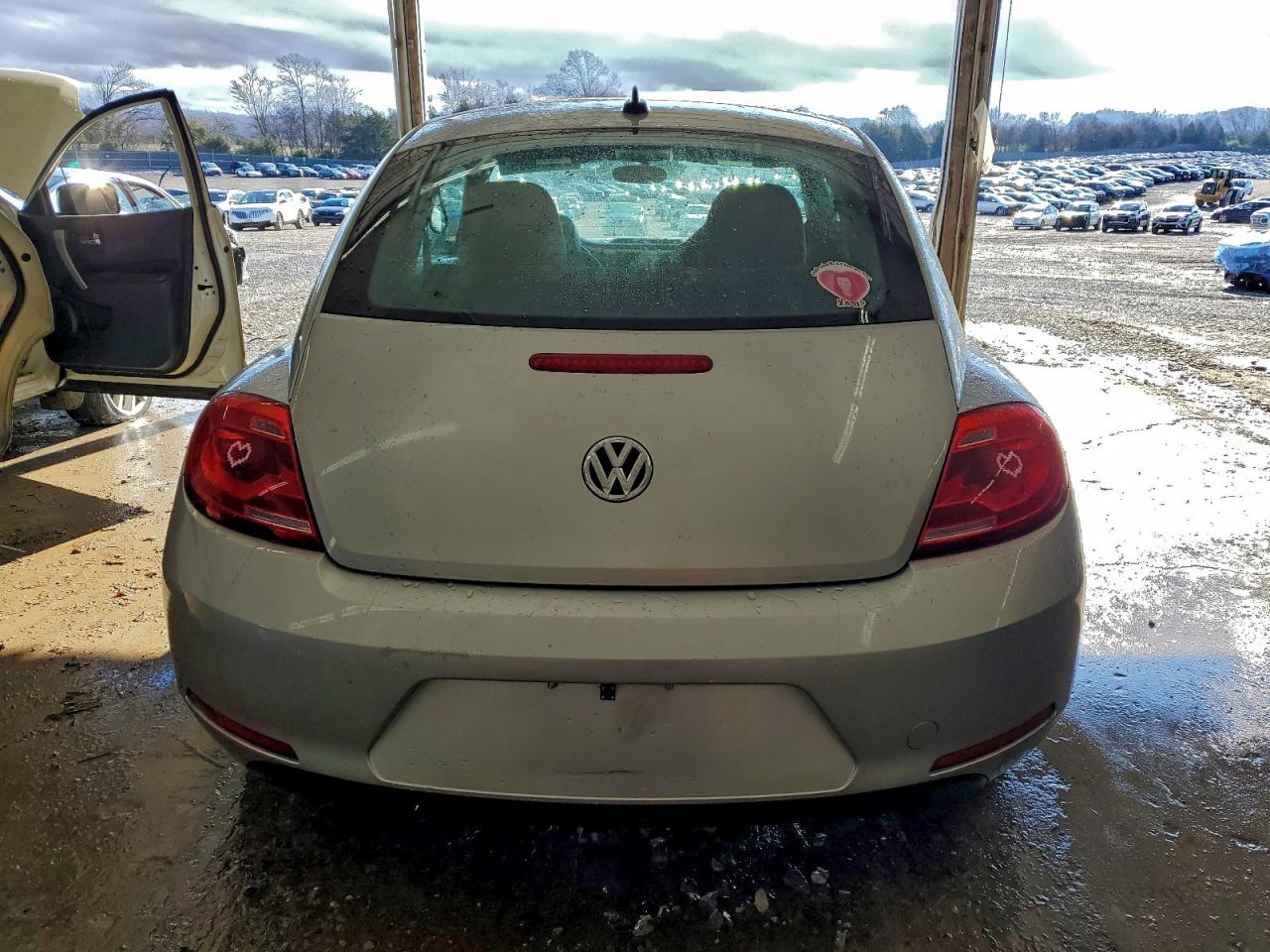2015 Volkswagen Beetle 1.8T VIN: 3VWJ07AT9FM639793 Lot: 94388395