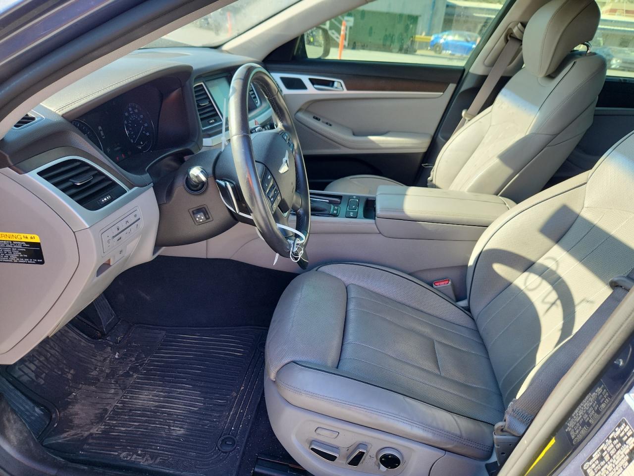 2015 Hyundai Genesis 5.0L VIN: KMHGN4JF4FU068454 Lot: 93201295