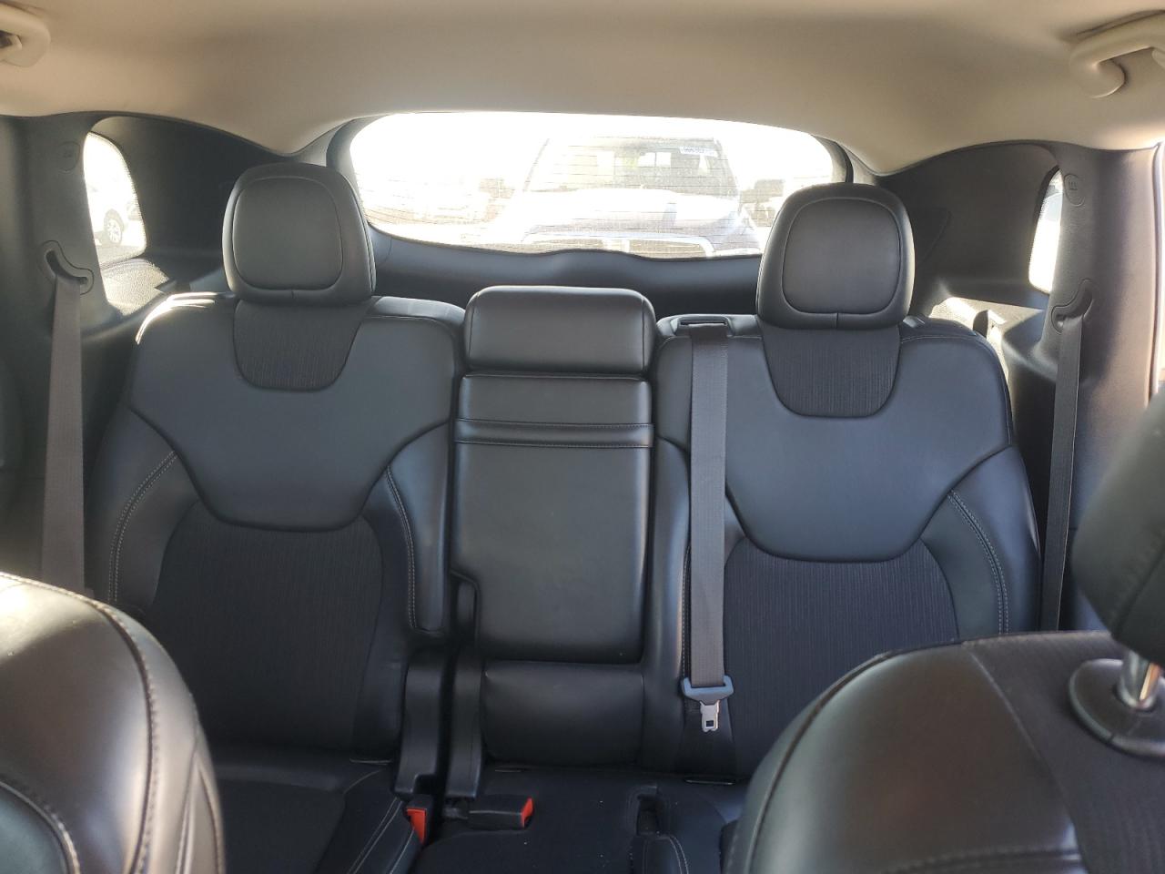 2018 Jeep Cherokee Latitude Plus VIN: 1C4PJMLB0JD581073 Lot: 91069775