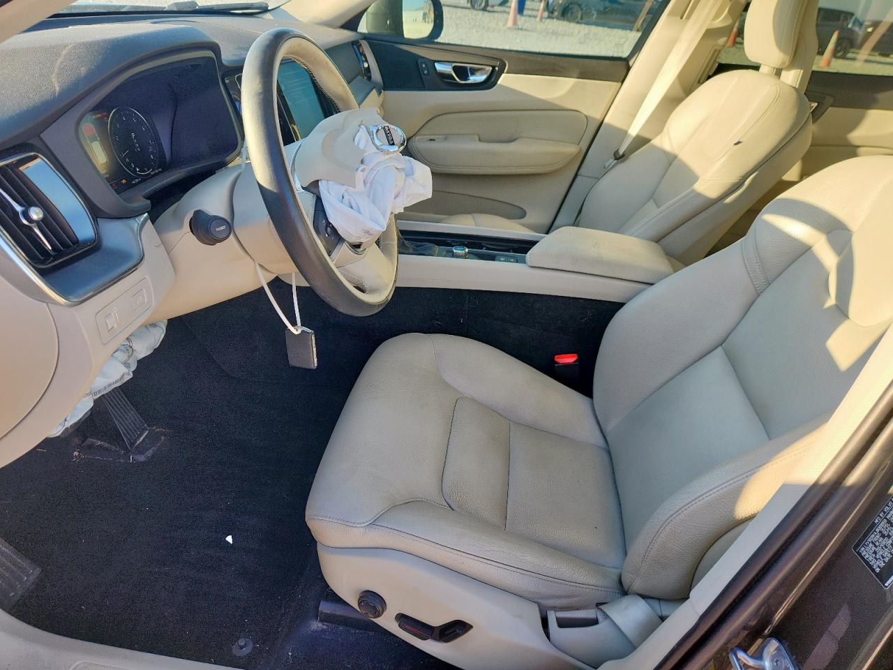 2018 Volvo Xc60 T5 VIN: LYV102RK4JB069959 Lot: 90680985