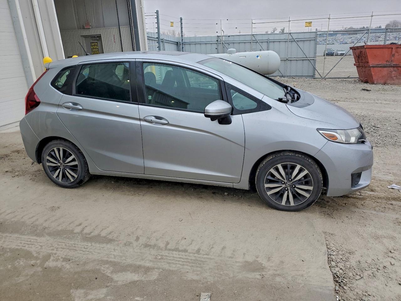 2017 Honda Fit Ex VIN: 3HGGK5G76HM706487 Lot: 93924435