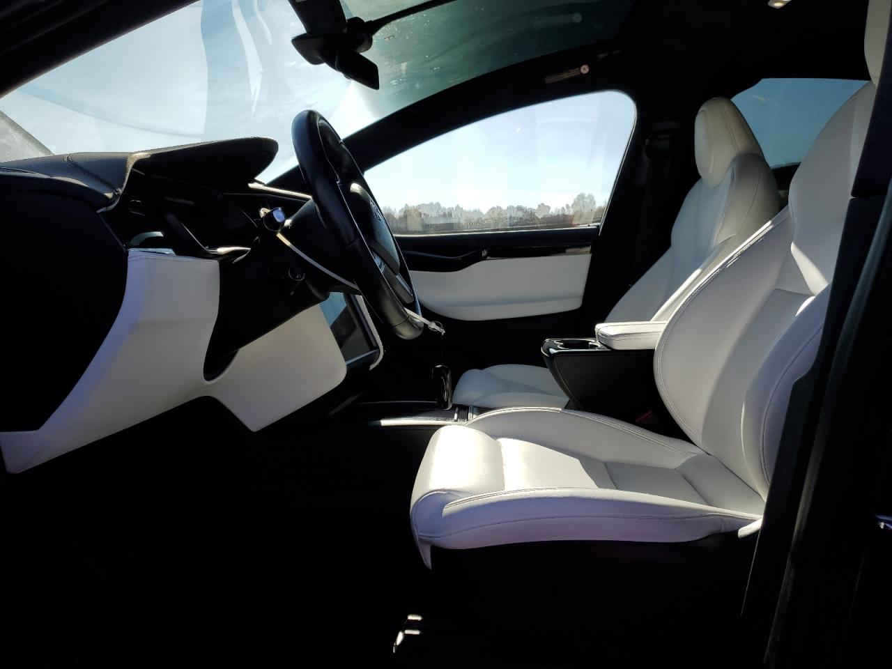 2021 Tesla Model X VIN: 5YJXCDE21MF323908 Lot: 92373385