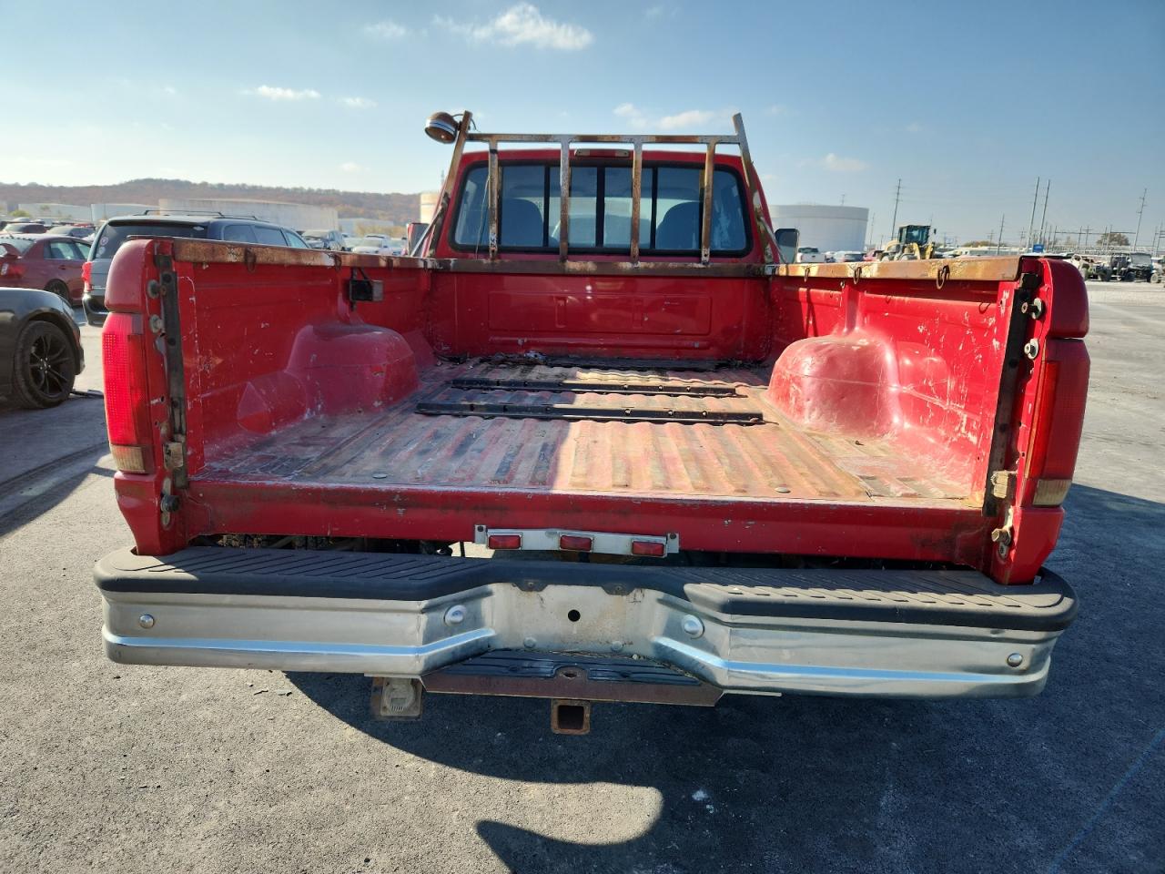 1996 Ford F350 VIN: 1FTJW35F3TEA26164 Lot: 90532335